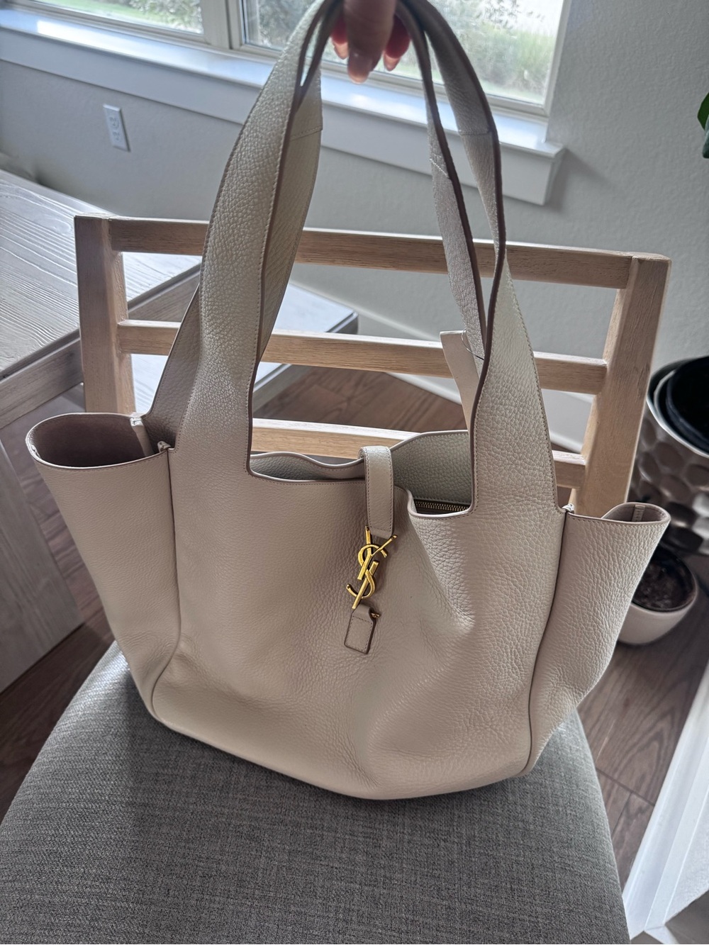 Saint Laurent White Leather Tote with Signature YSL Logo